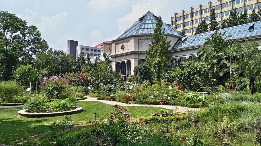 Admire The Jardin Des Serres Dauteuil