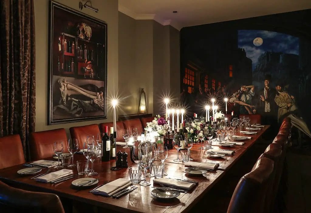 Accommodation and Dining Experience in Edinburgh