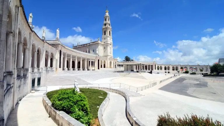 Best Time To Visit Fatima And Lourdes In 2024: Ultimate Guide!